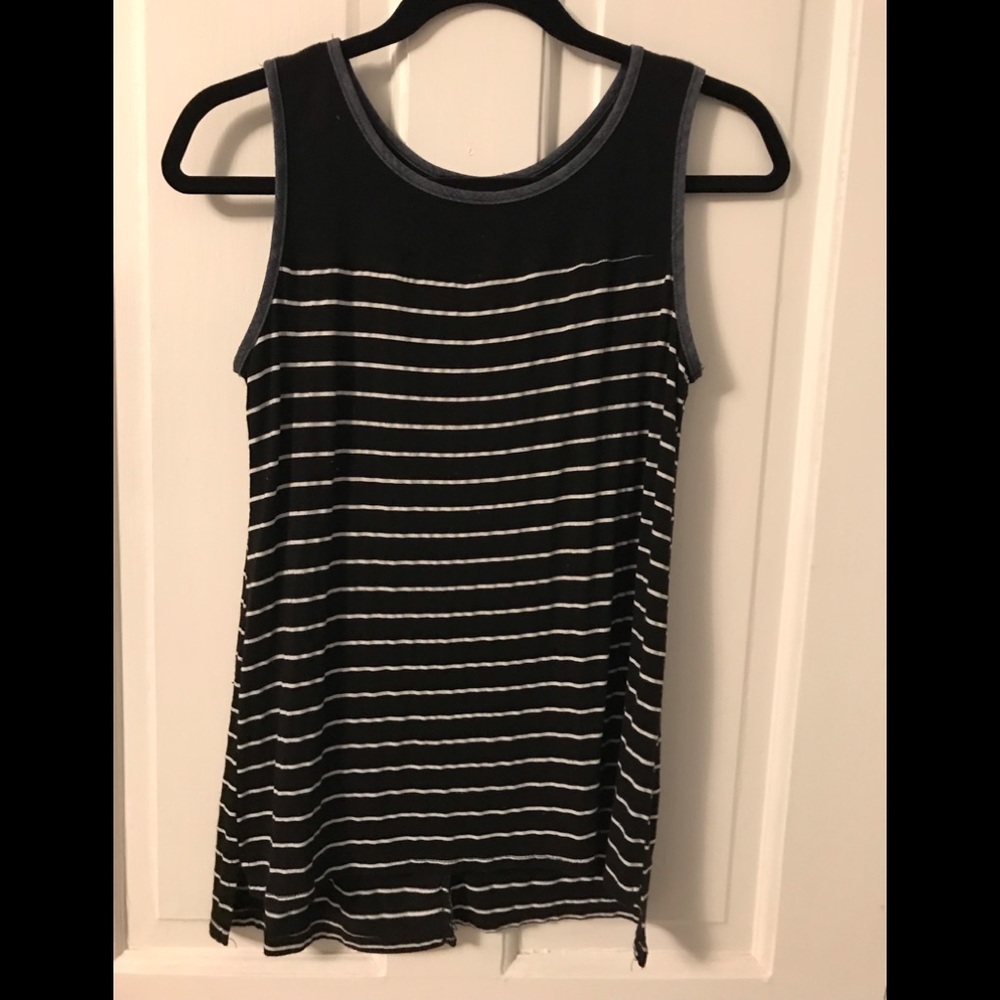Yuni Los Angeles Sleeveless top